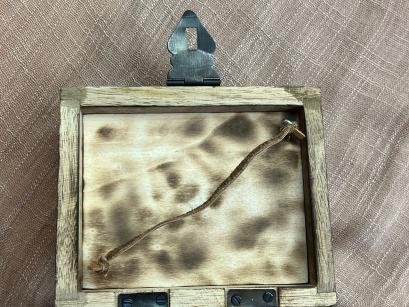 Doppeldecke der Holzkiste